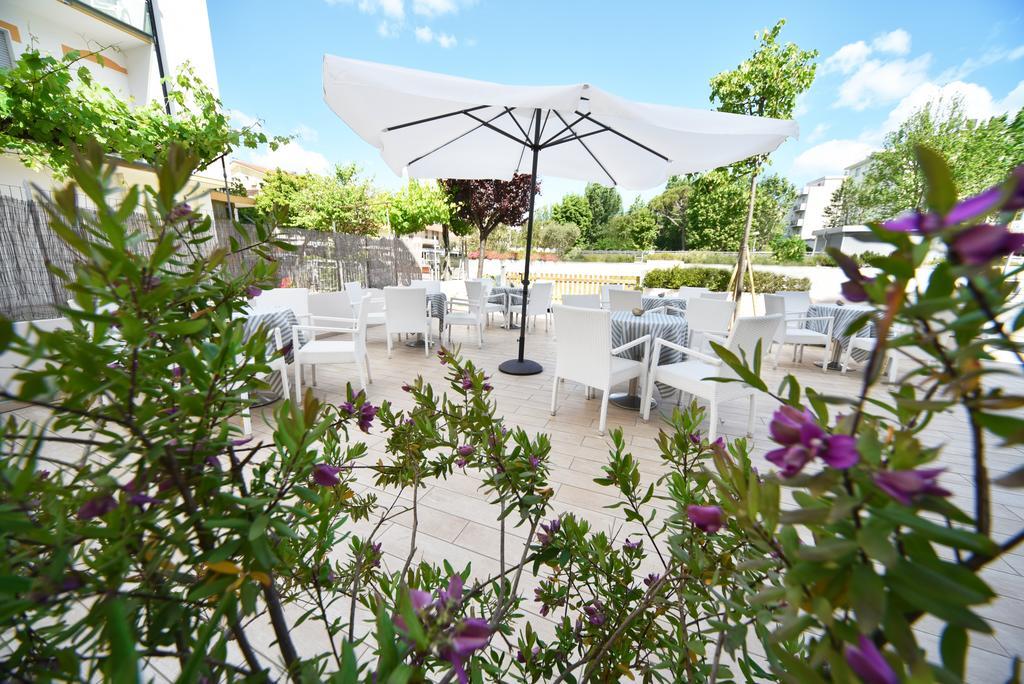Hotel Marina Riccione Exteriör bild